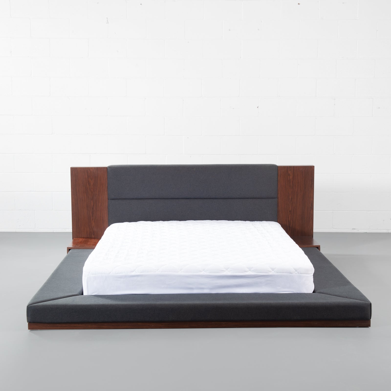 BROOKLYN - Platform Bed